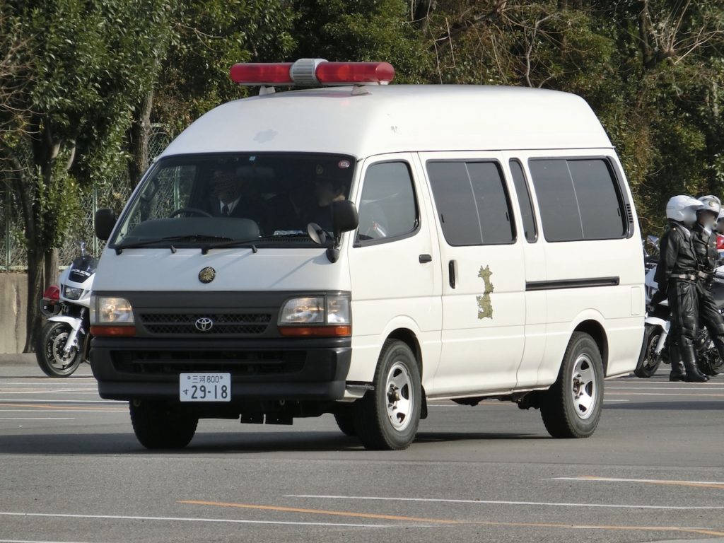 ハイエースの小型輸送車を見る エルンテ