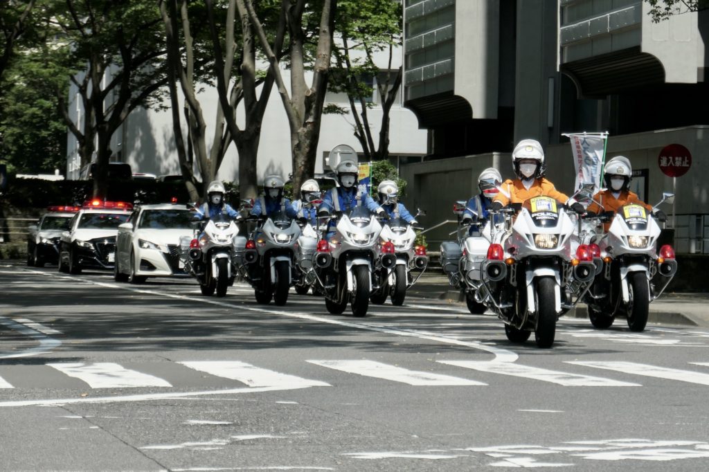 警察本部主催令和4年「夏の交通安全県民運動」出発式