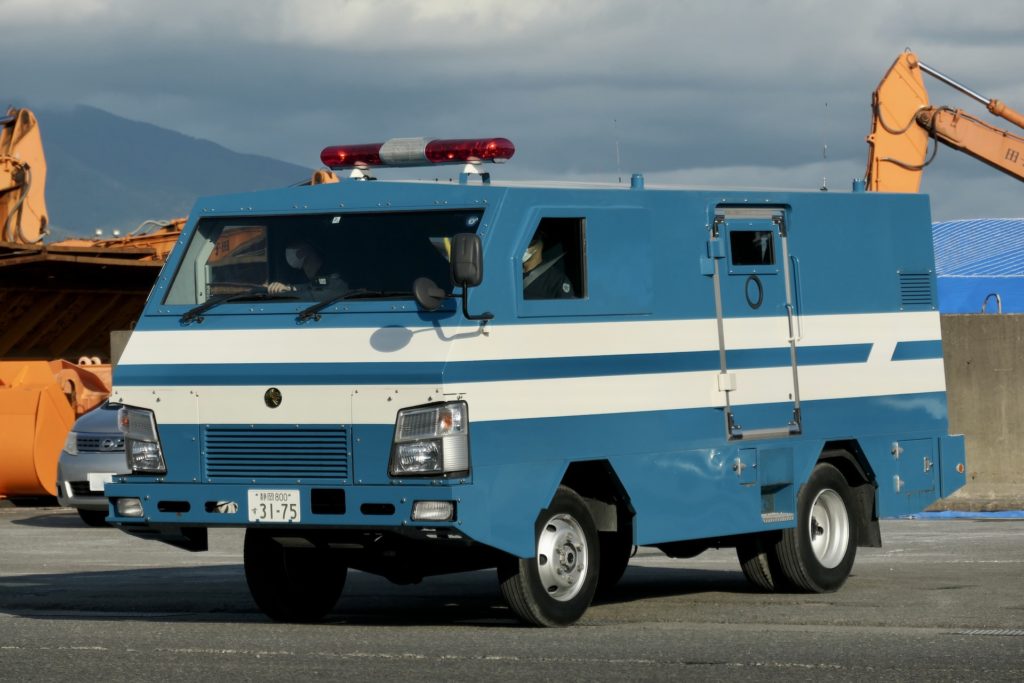 静岡県警察機動隊キャンター特型遊撃車